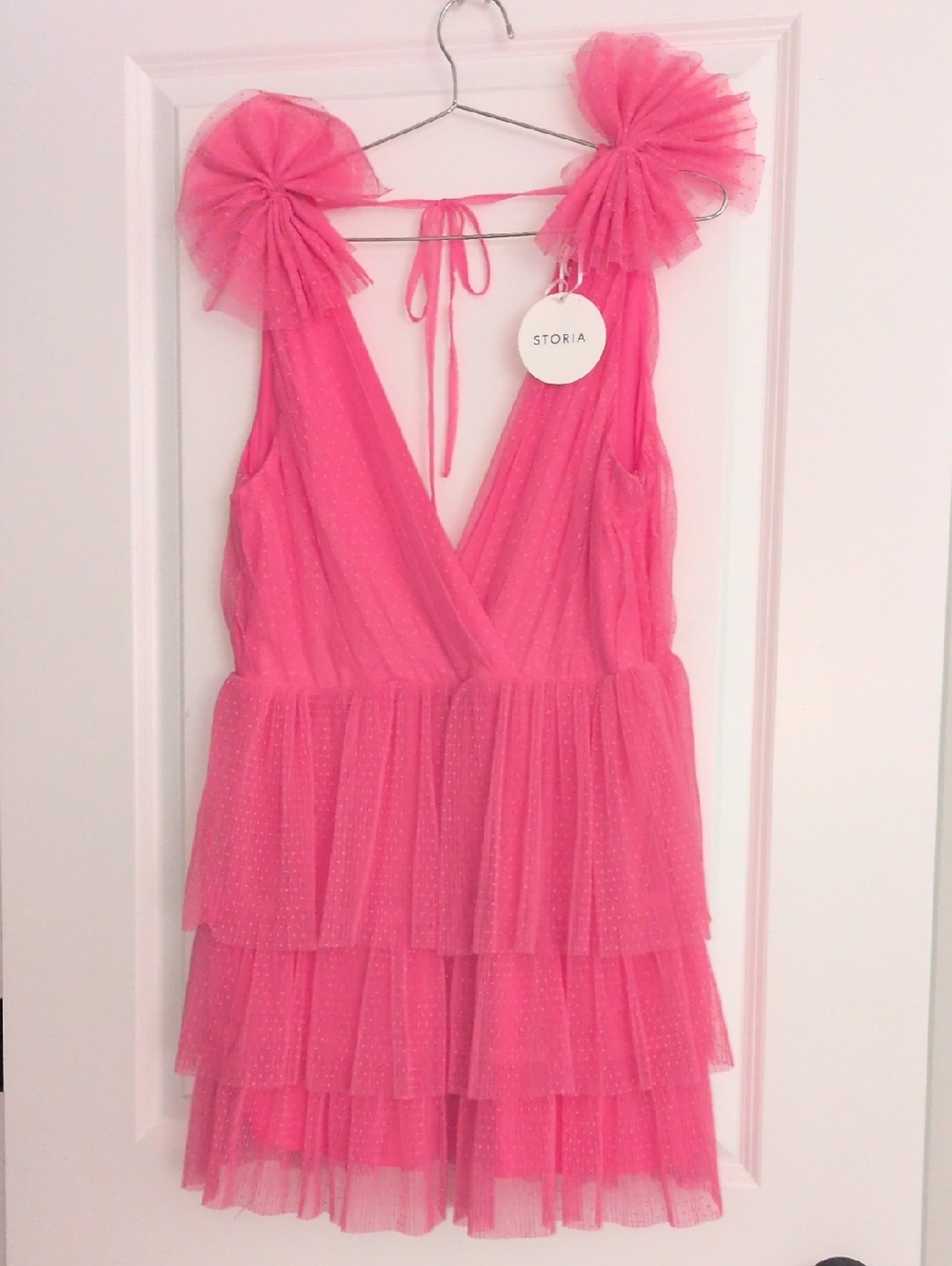 Storia Barbie pink laced dress with shoulder detail size Large. New With Tags